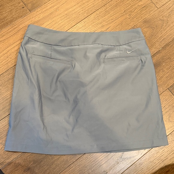 Nike Golf Dri-Fit Gray Women's Skort/Skirt 8 / Medium C27-033 - Picture 6 of 7